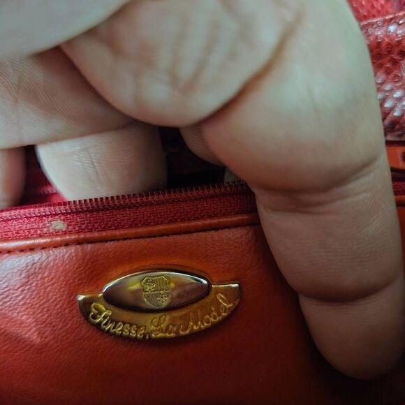 Finesse La Model red small  clutch/crossbody bag - Picture 8 of 12